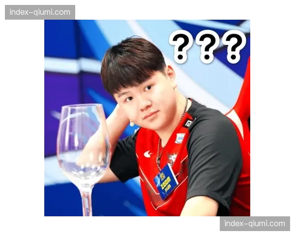 娜塔失控击昏麦克辛·杜普里,比赛被裁判强行叫停 娜塔失控击昏麦克辛·杜普里,比赛被裁判强行叫停