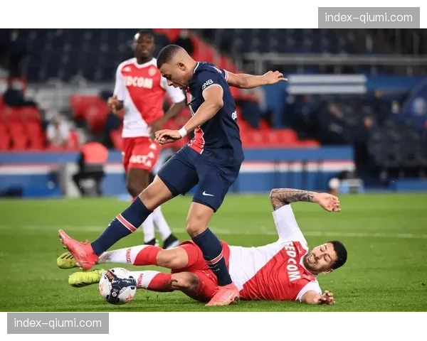 法甲比赛场地维护升级，确保赛季末关键比赛顺利进行