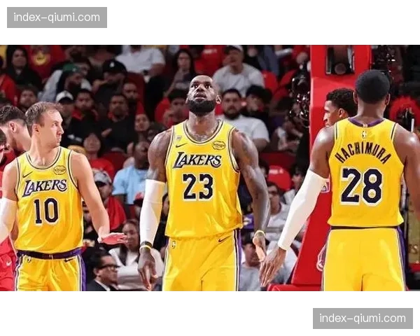 勒布朗·詹姆斯场外代言收入达8000万美元，个人商业体系形成降维打击